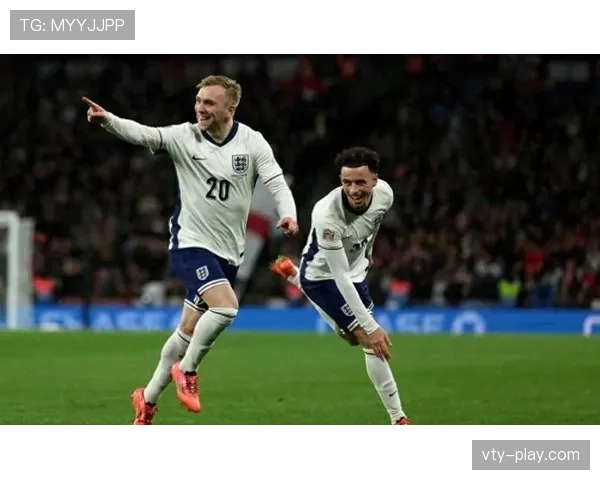 英格兰队近期比赛攻防状态起伏，连续主场赛事表现成为当前关注焦点